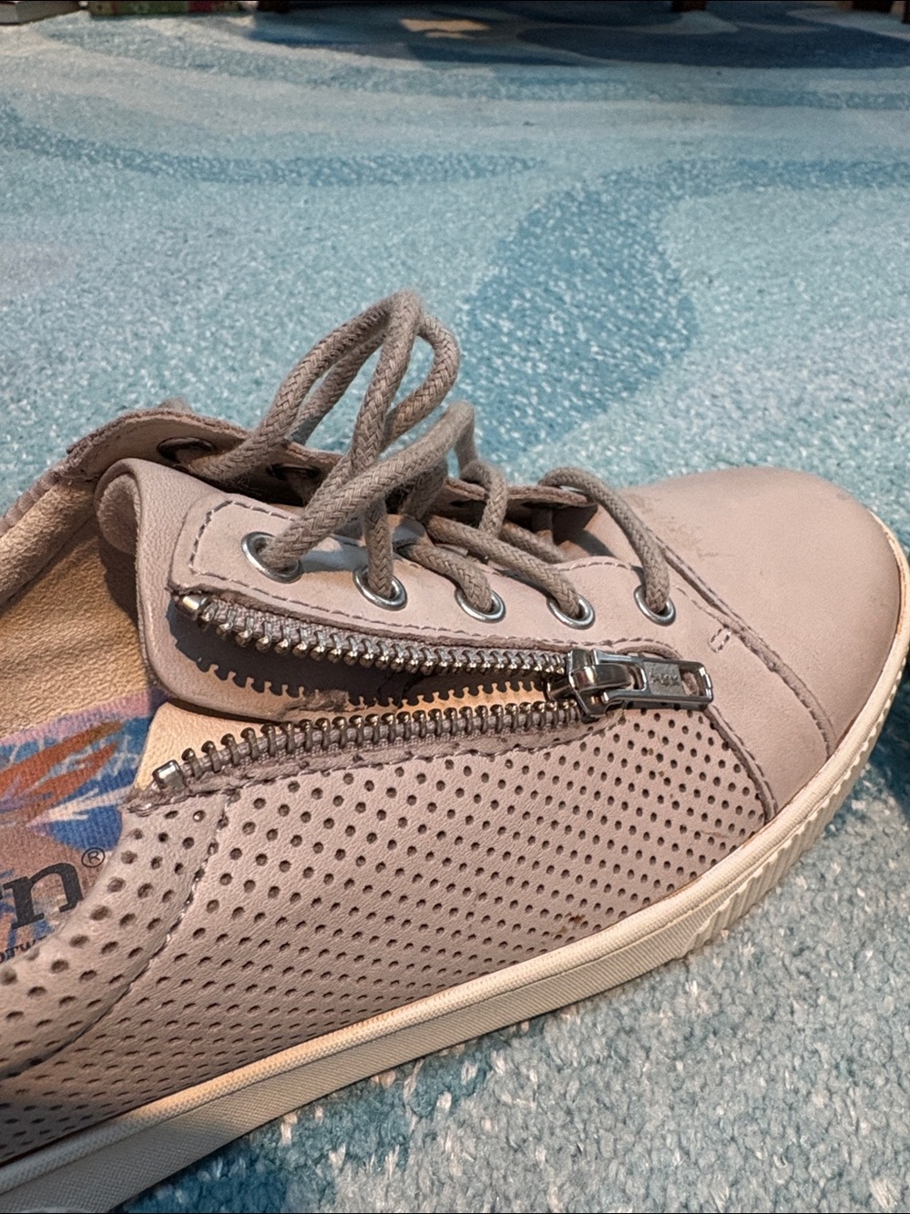Born Leather Sneakers, Sz 7.5 - Picture 5 of 5
